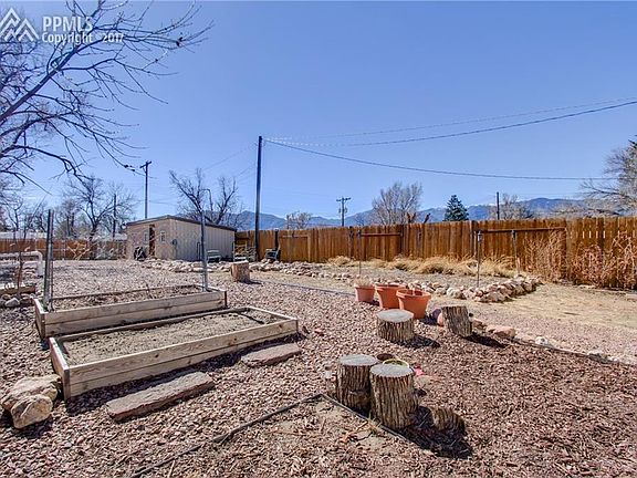 Large Yard w/Mountain Views