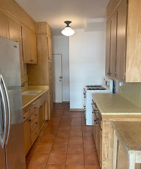 120 S Maple Dr #126C — Photo 7