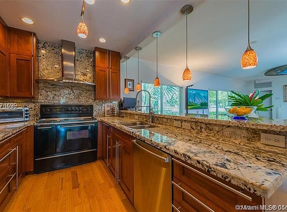 4th image of 1340 San Remo Ave