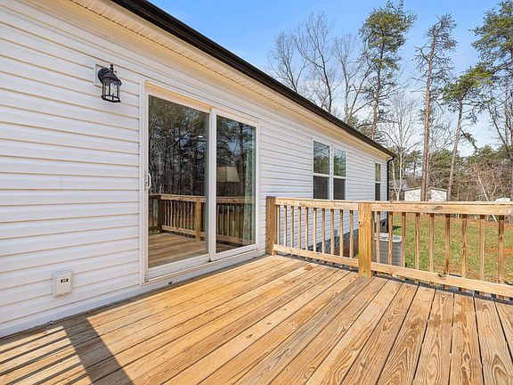 5th image of 235 Shores Rd