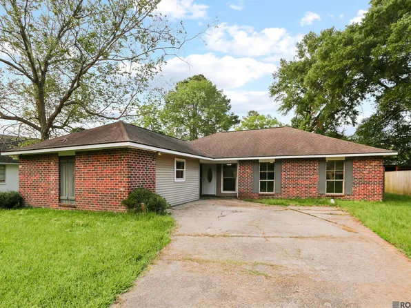 8907 Cedar Springs Ave, Denham Springs, LA 70726