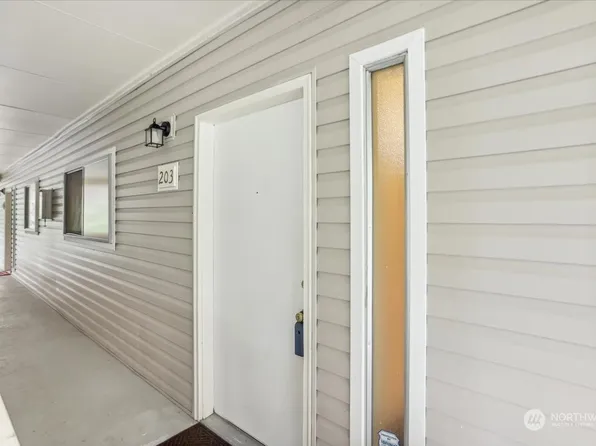 14475 NE 40th Street #E203, Bellevue, WA 98007