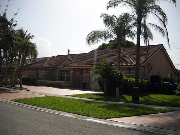 4th image of 549 NW 161st Ave