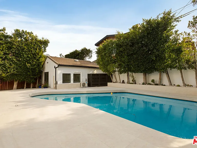 9432 Oakmore Rd — Photo 49