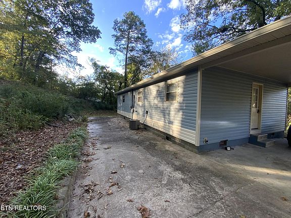 4th image of 717 Crestview Dr