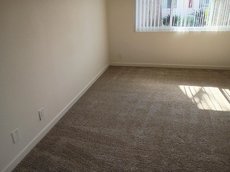 Huntington Garden Apartments — Photo 78