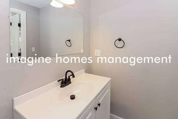 8516 Robinson St — Photo 11