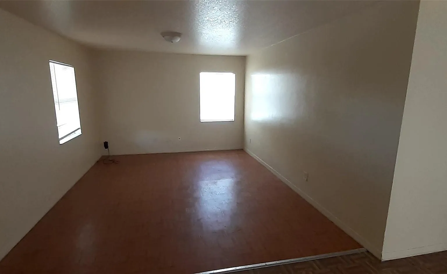 4 bed, 1500 sqft, $1,995 — Photo 2