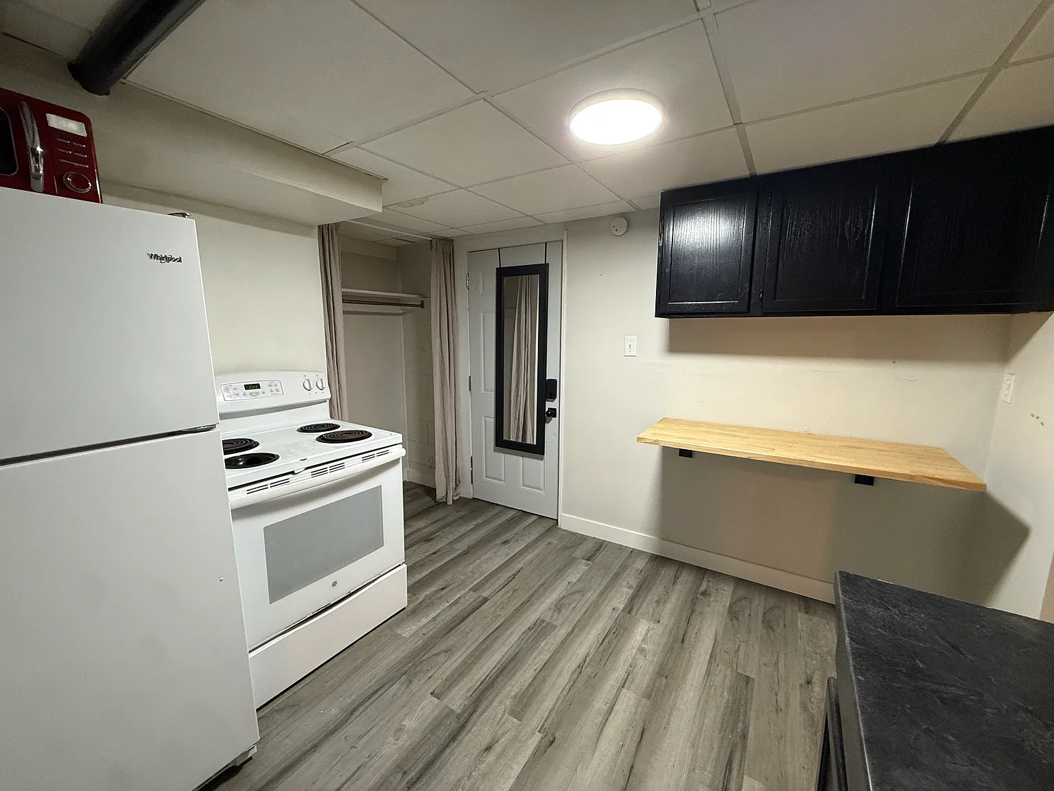 1 bed, 1.0 bath, $600 — Photo 4