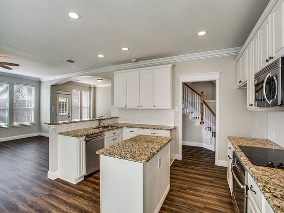 4th image of 306 Lakefield Dr