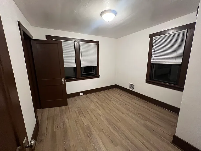 320 Zara St #2 — Photo 4