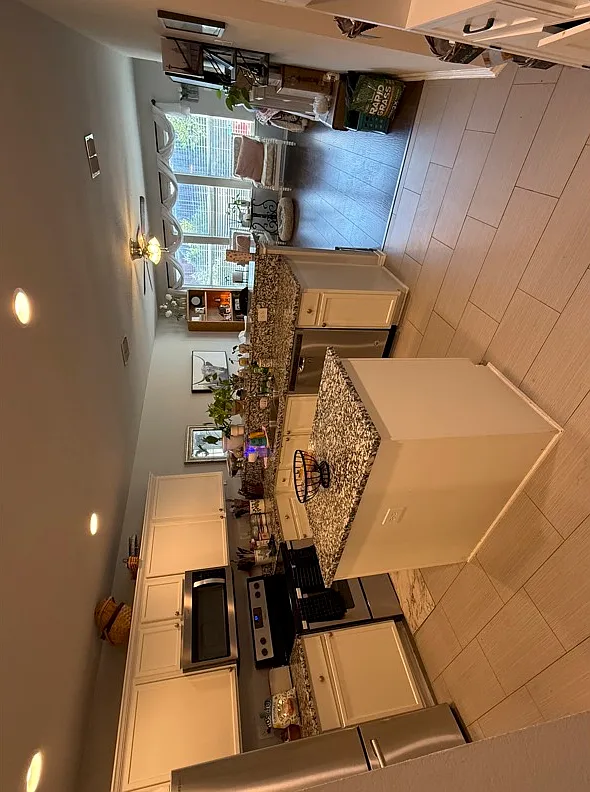 3 bed, 1369 sqft, $1,500 — Photo 1