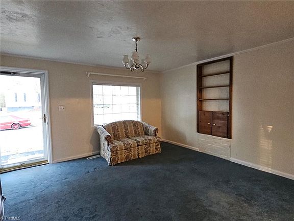 4th image of 1816 Cody Ave