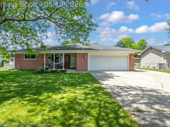37717 Maas Dr, Sterling Heights, MI 48312