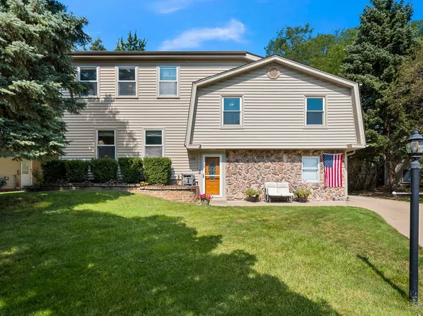 1476 Worden Way, Elk Grove Village, IL 60007