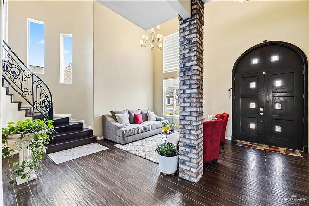 4 bed, 5.0 bath, 3407 sqft, $3,800 — Photo 3