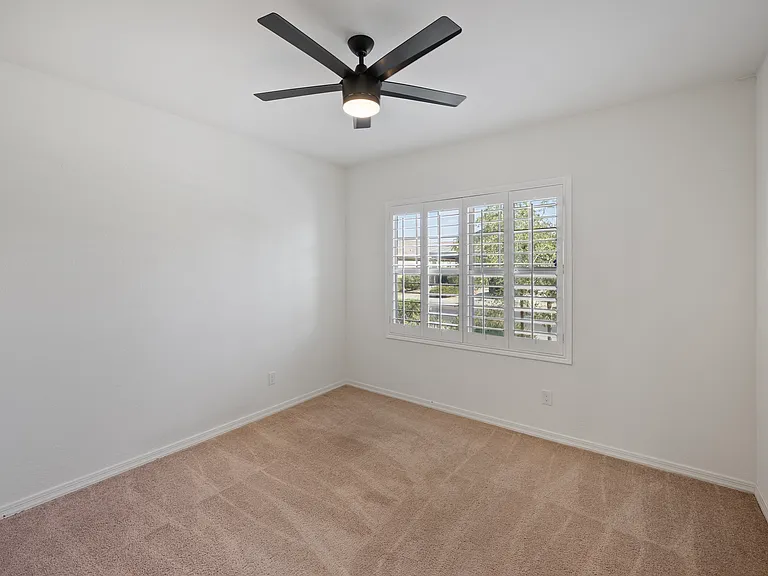 4590 W Foldwing Dr — Photo 8