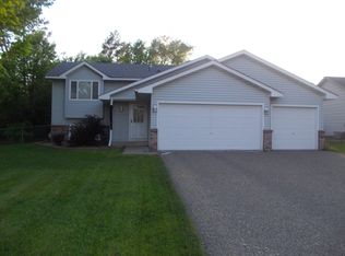 13422 Hummingbird St NW, Andover, MN 55304