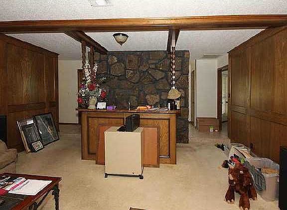 5th image of 16965 Country Dr