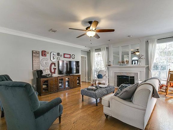 5th image of 1618 Breezy Bend Dr
