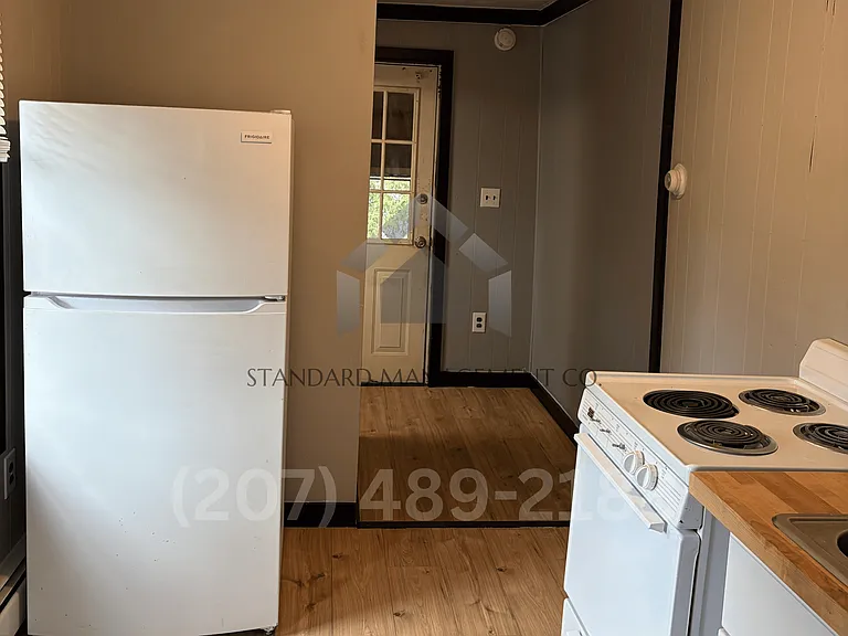 53 Clinton Ave — Photo 3