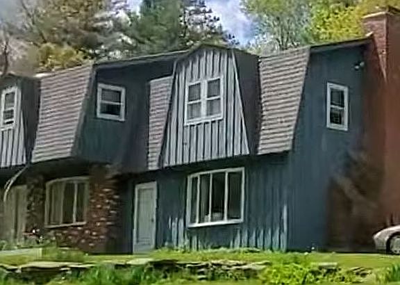 Front exterior view of house