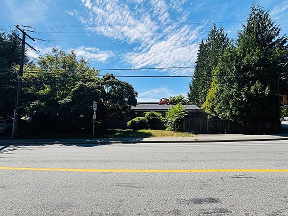3rd image of 498 Hickey Dr