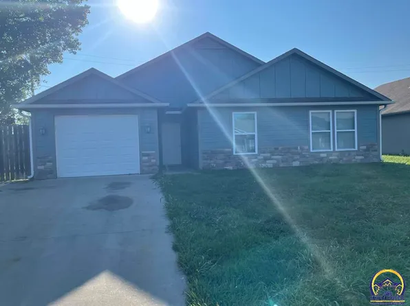 7110 SW Greenview Dr, Topeka, KS 66619