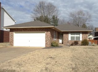 2910 Oakshire Dr, Evansville, IN 47711