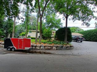 3300 Navarre Ln, Wayzata, MN 55391