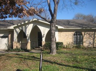 1952 Yucca Trl, Hurst, TX 76054