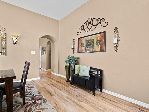 4th image of 3020 Lakefield Dr