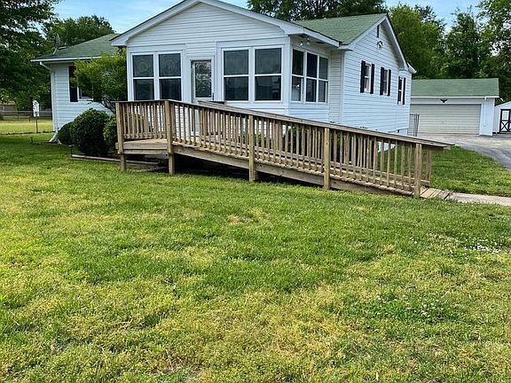 3rd image of 40363 Waterview Dr