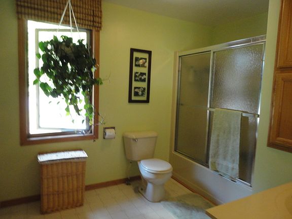 Main Level Bath