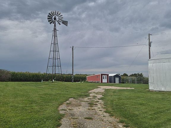 2nd image of 33847 Crystal Rd