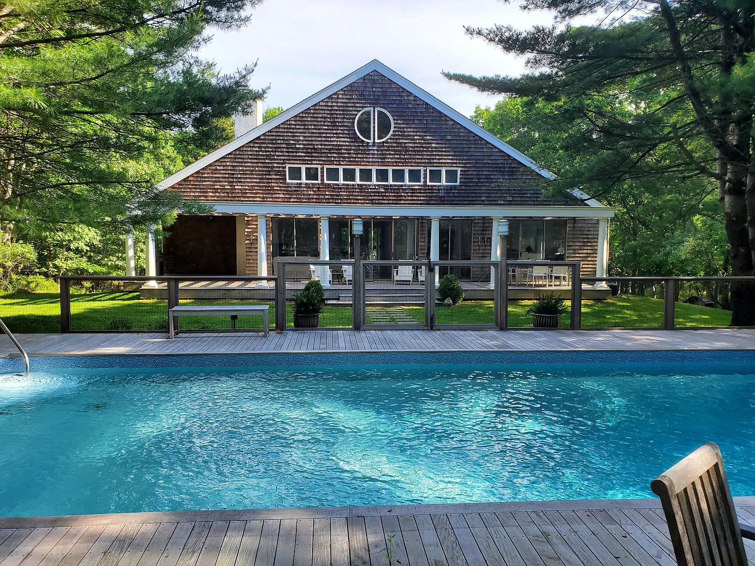 East Hampton in Northwest — Photo 2