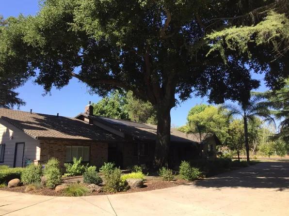 3221 Country Club Blvd, Stockton, CA 95204
