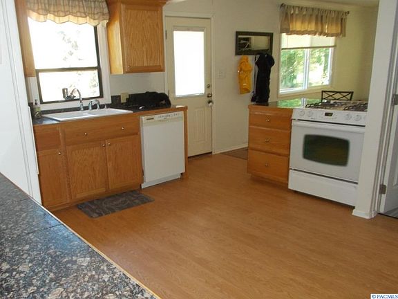 4th image of 410 1/2 E James St