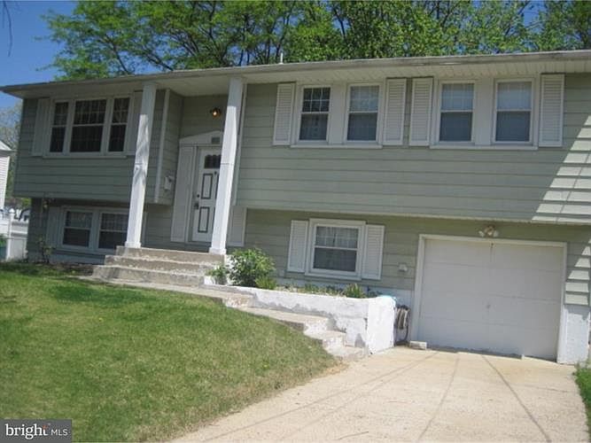 2nd image of 606 Howell Dr