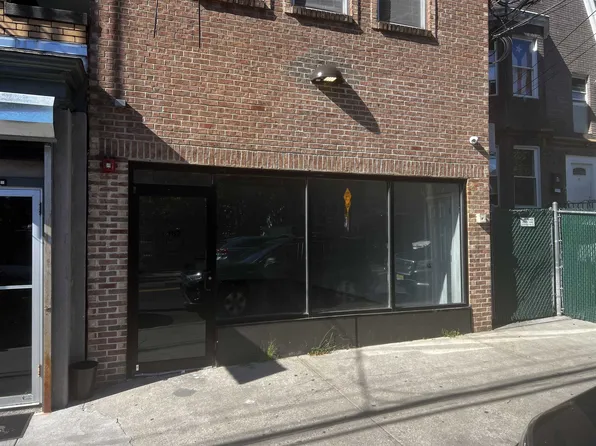 167 Claremont Avenue image 2 of 15