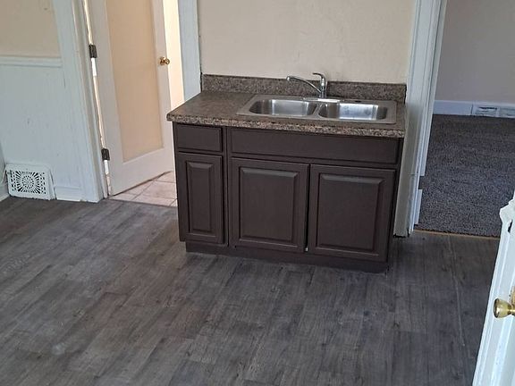 3rd image of 3122 N 7th St #3124