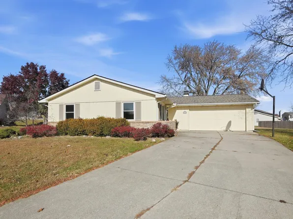 3901 Ravenscliff Pl, Fort Wayne, IN 46804