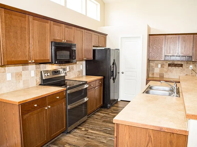 12524 W Pacific Ct — Photo 5