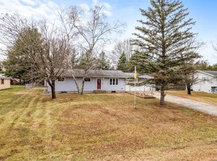 N6327 Hillcrest Rd, Pardeeville, WI 53954
