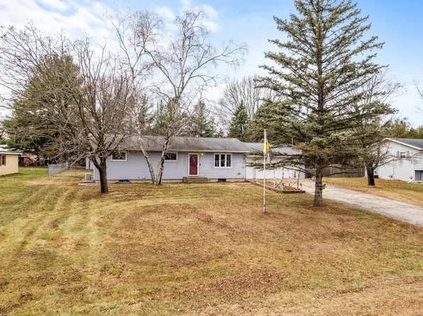 N6327 Hillcrest Rd, Pardeeville, WI 53954