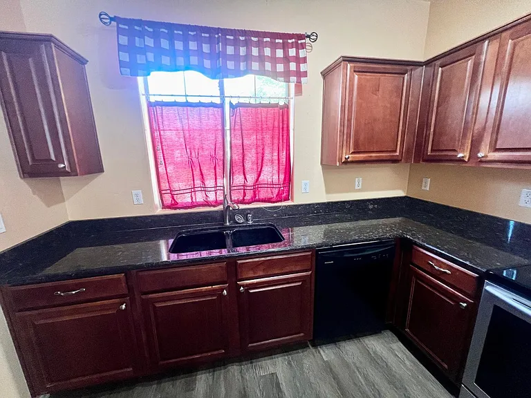 879 E Stottler Dr — Photo 5