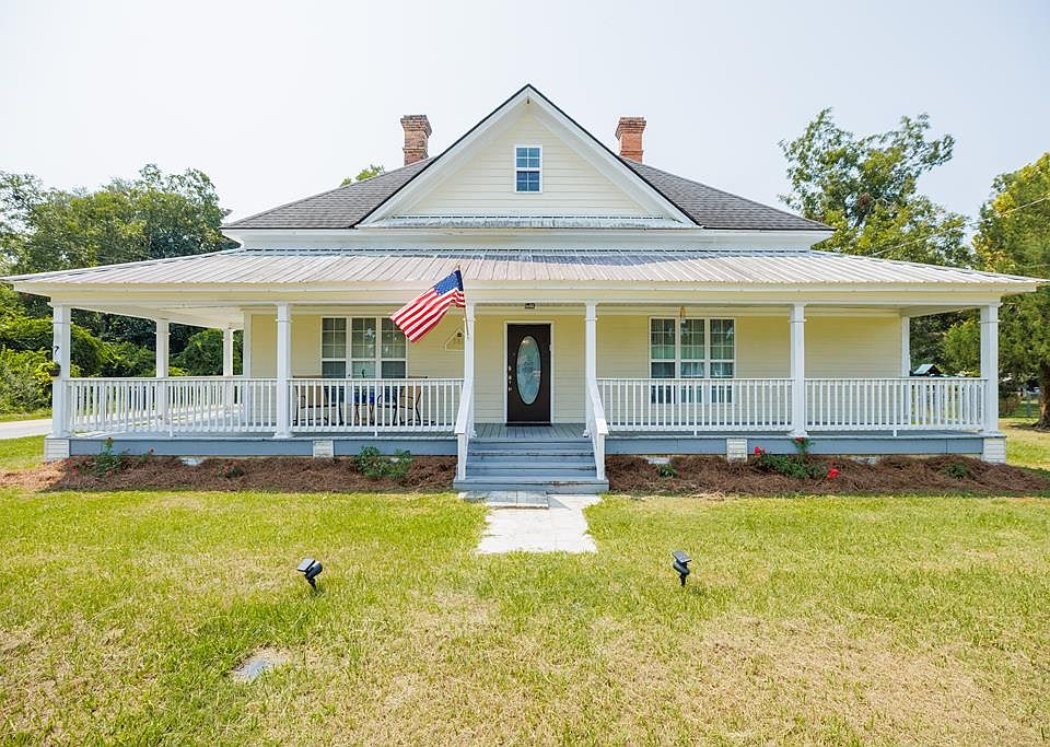 1st image of 388 Jones St