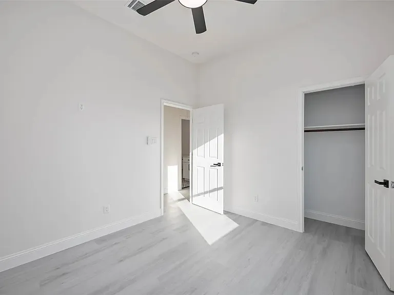 5862 Southington St — Photo 20