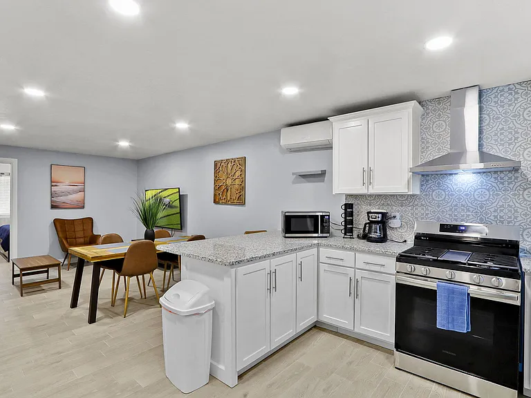 Full Kitchen