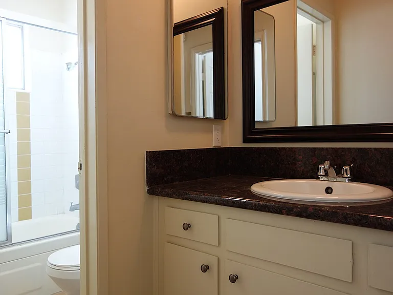 4641 La Mirada Ave #11 — Photo 8